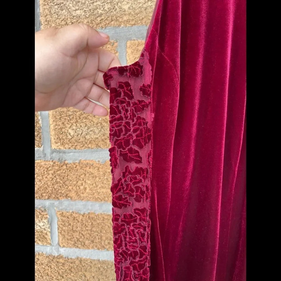 Galvan London Rosa Velvet Midi Dress size 6 - Picture 10 of 16